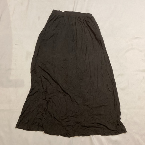 H&M Basic Skirt - Picture 2 of 3